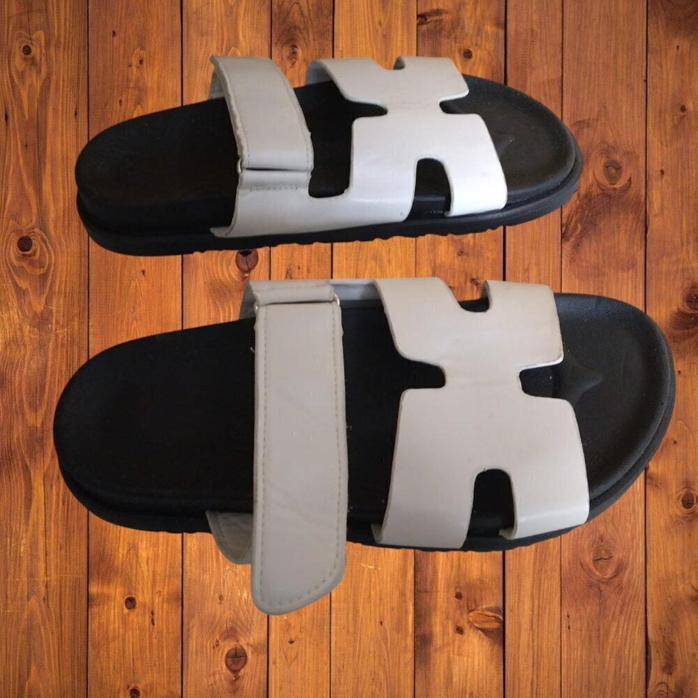 Women's Size 38 EU White/Black Slip On Hook Loop Closure Slides Comfort